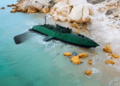 Coast Guard Finds Strange Submarine On Beach, Turns Pale When They Look Inside